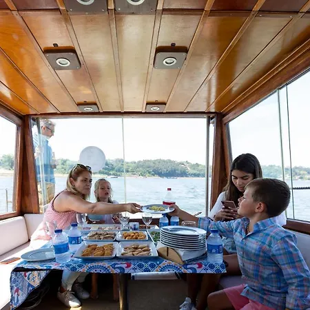 Úszó hotel Sailing 360 Night On Board Experience