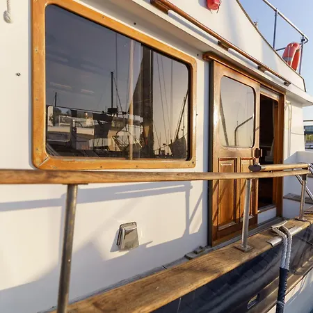 Úszó hotel Sailing 360 Night On Board Experience