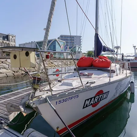 Sailing 360 Night On Board Experience Úszó hotel