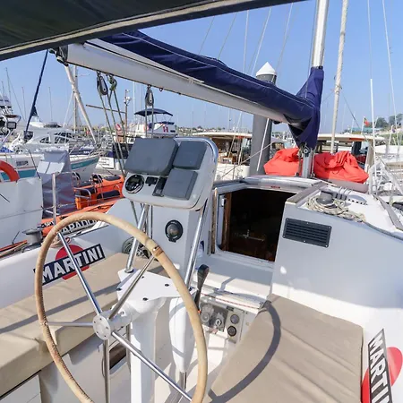 Sailing 360 Night On Board Experience Úszó hotel *