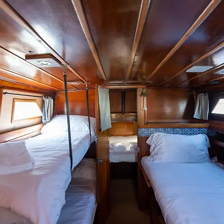 Sailing 360 Night On Board Experience Úszó hotel