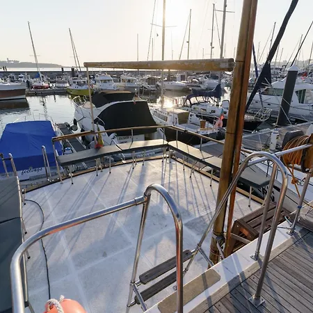 Sailing 360 Night On Board Experience Úszó hotel *